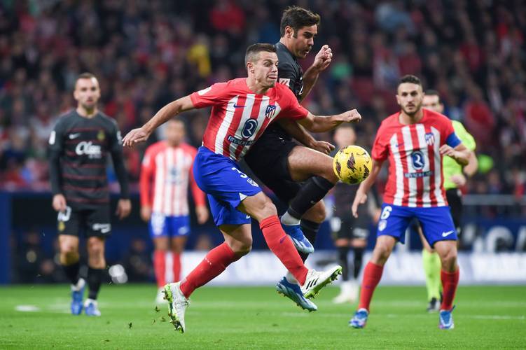 曼联球探部门两轮裁员至80人，调整人才发掘策略