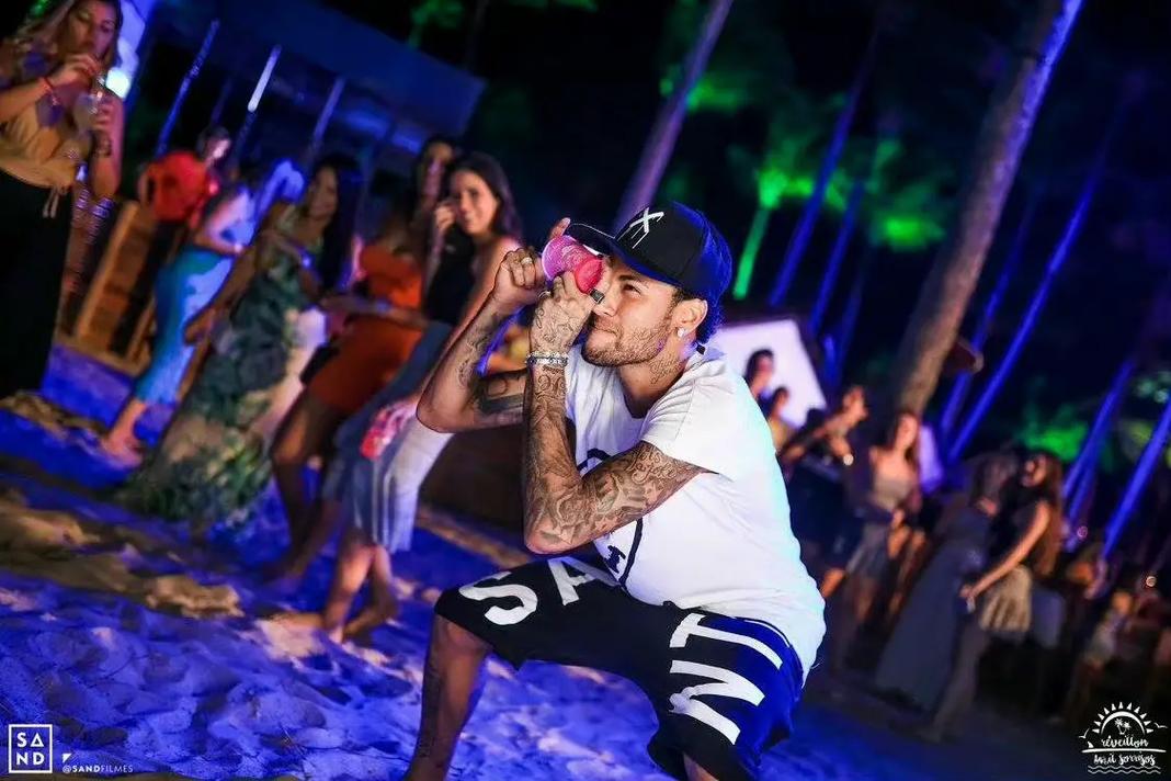 队报周末最佳法国阵：救世主阿雷，核心科内，独造五球奥利塞