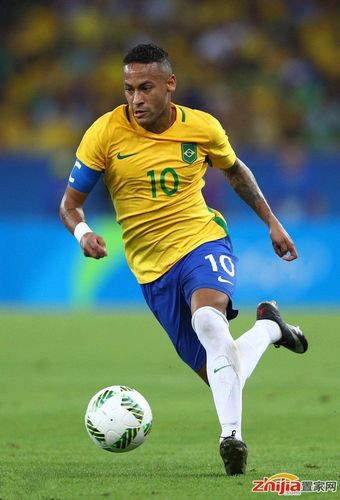 足球装备的科技革新解析