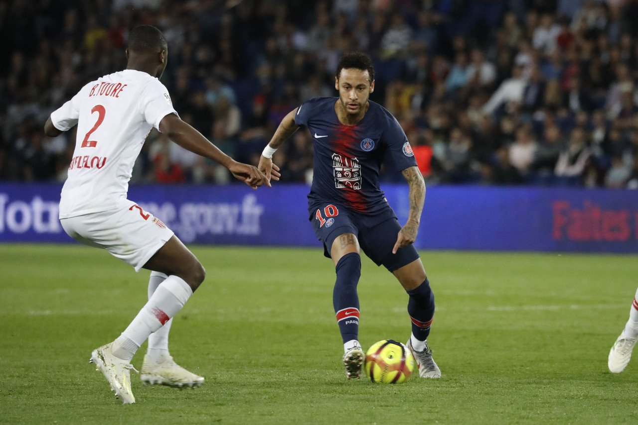 美记：格里芬当年也想终老快船，结果续约7个月后被交易至活塞