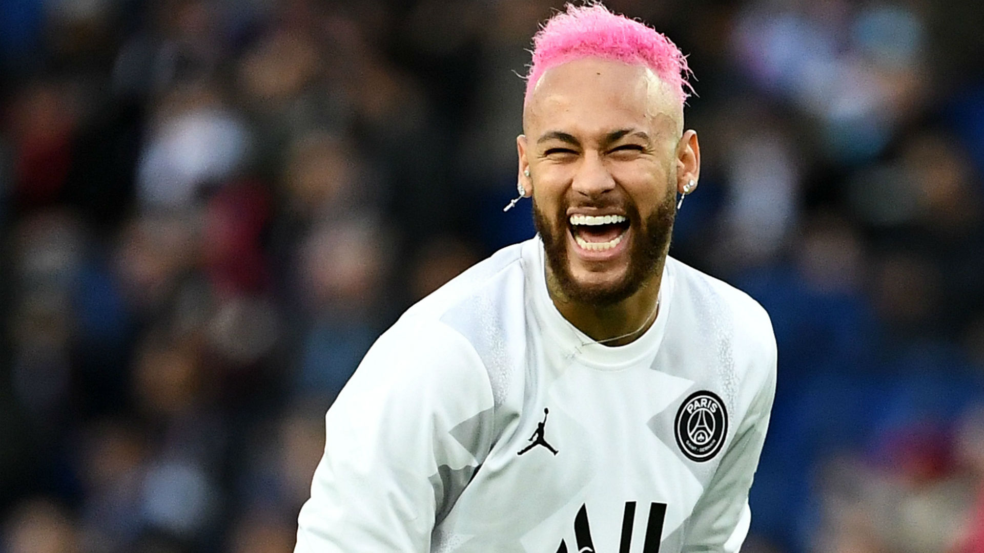 前教练：莱奥小时候的天赋只有C罗能与之相比