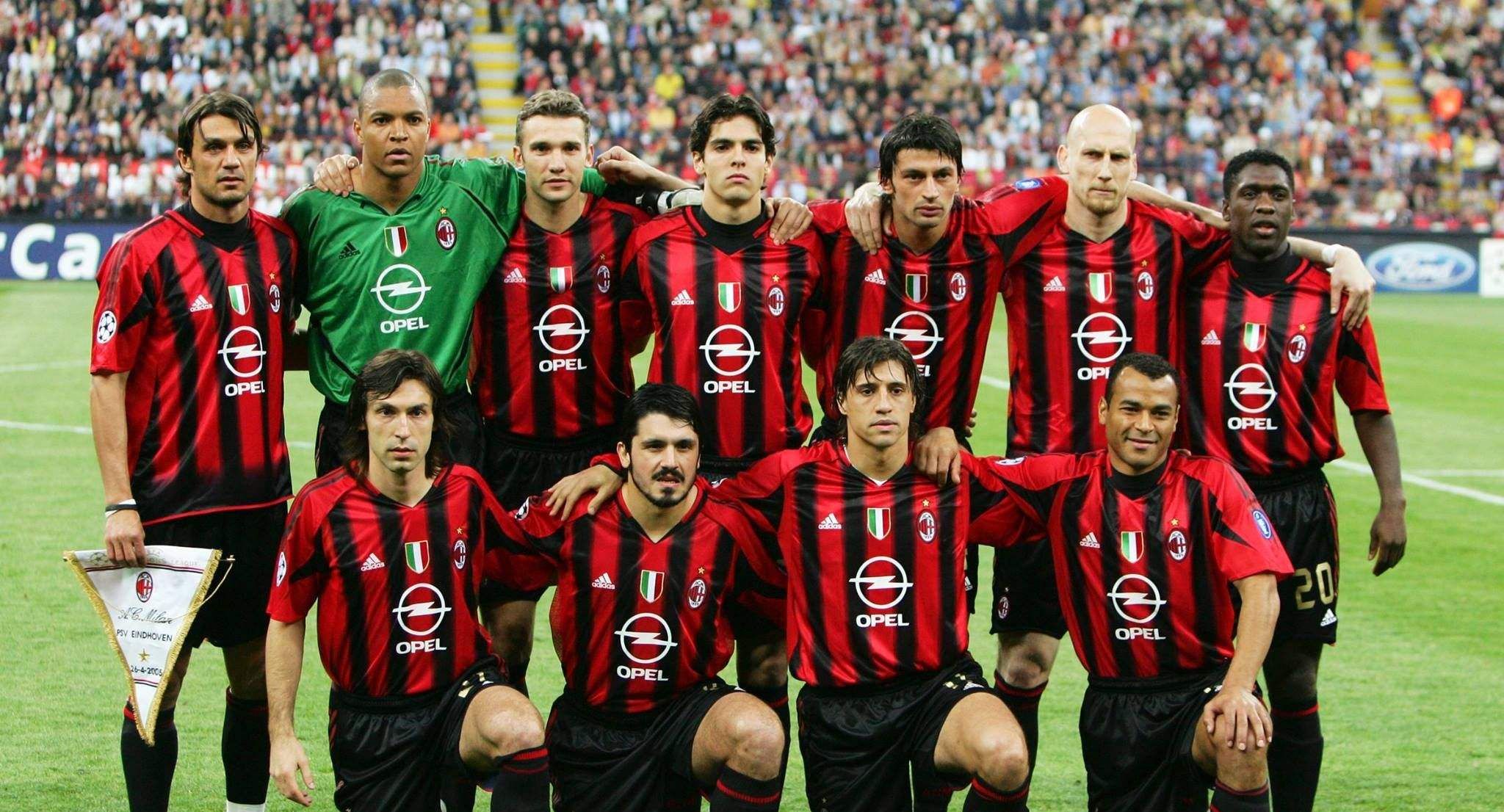 男子用手套自制钓鱼手势浮漂，看到“OK”就表示鱼已咬钩浮漂